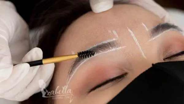 تجربة زراعة شعر الحواجب